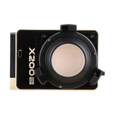 Zhiyun Molus X200 RGB zestaw, lampa LED, COB, 2500-10000K, 200W, zasilacz, uchwyt, odbłyśnik, hub, tyczka, torba_Lampa z przodu_2